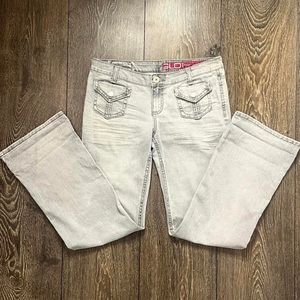 00’s low-rise, flare jeans